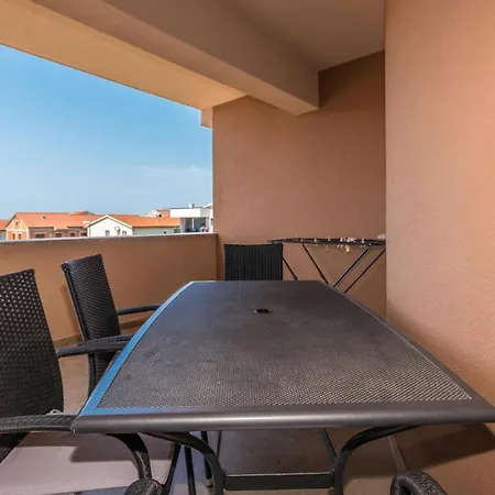 Apartman Lovely In With Kitchen *